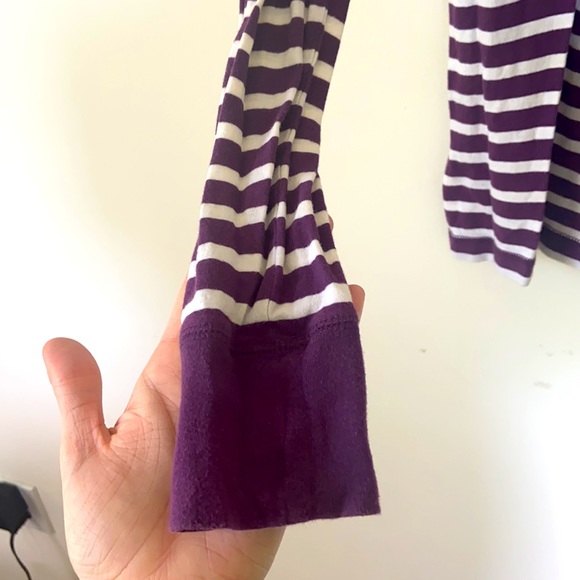 Size medium long sleeve purple and white T-shirt - Picture 3 of 4